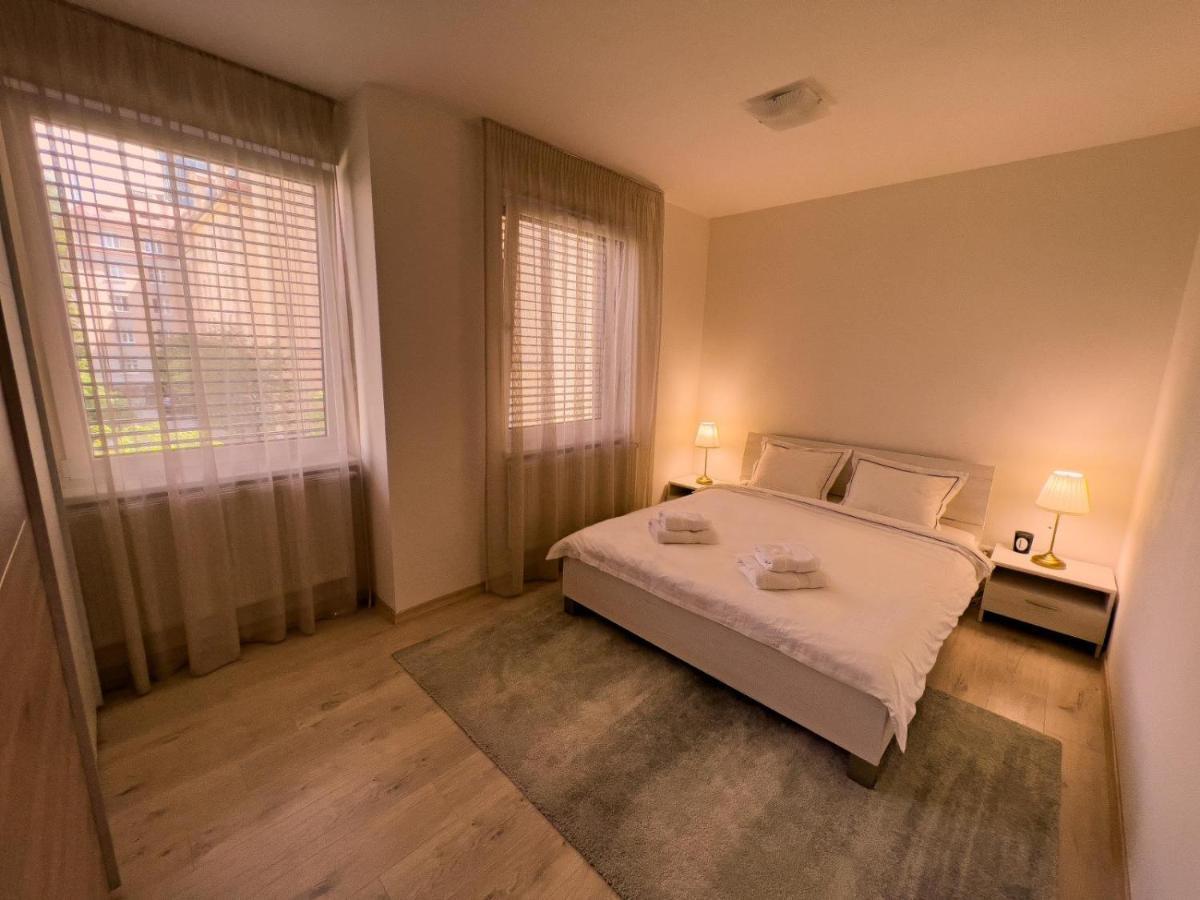 Elegant Escape Apartment I - City Centre 브라티슬라바 외부 사진