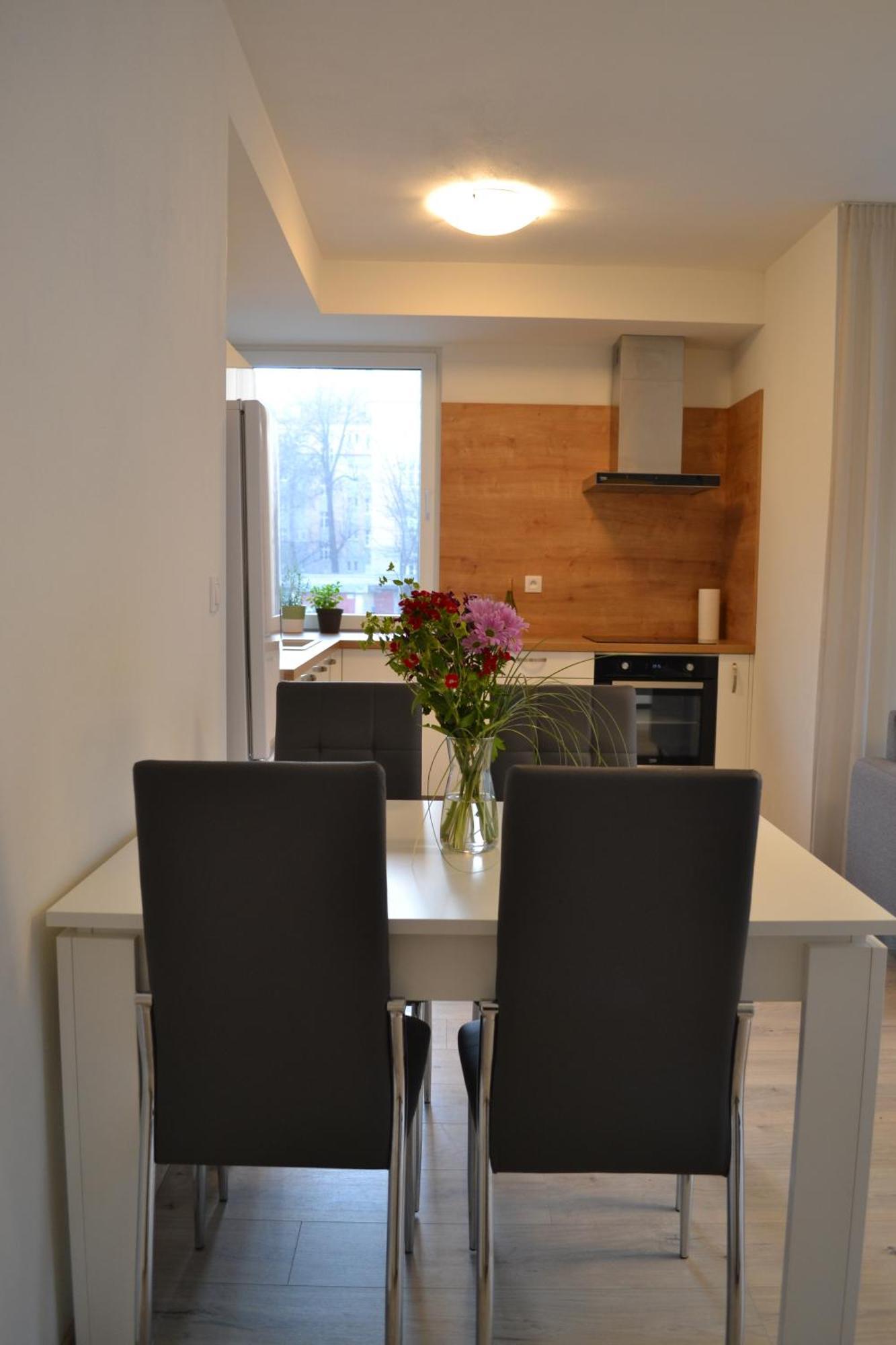 Elegant Escape Apartment I - City Centre 브라티슬라바 외부 사진